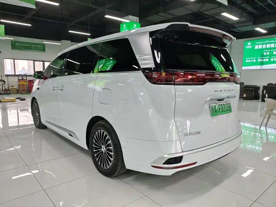 900x675_0_q87_c42_autohomecar__ChxpVmjNBMmAEzg5AATM_XmAIpA984.jpg.webp Used Denza D9 2025 DM-i smart driving version 1020 four-wheel drive flagship model