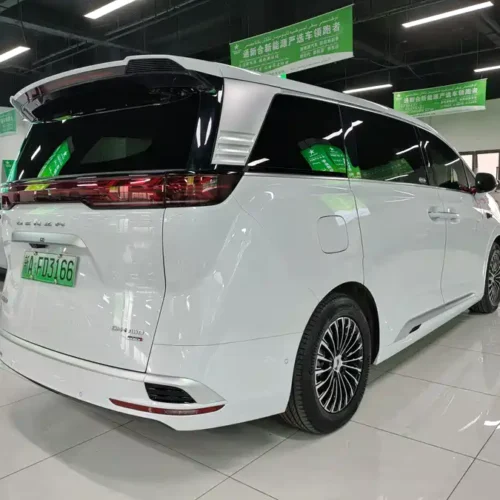900x675_0_q87_c42_autohomecar__ChxpVmjNBMuAB1c2AAVdr3bpoe0450.jpg.webp Used Denza D9 2025 DM-i smart driving version 1020 four-wheel drive flagship model