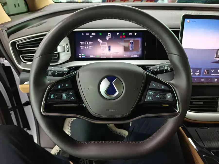 900x675_0_q87_c42_autohomecar__ChxpVmjNBMuAQQ23AAR94RdGSQc645.jpg.webp Used Denza D9 2025 DM-i smart driving version 1020 four-wheel drive flagship model