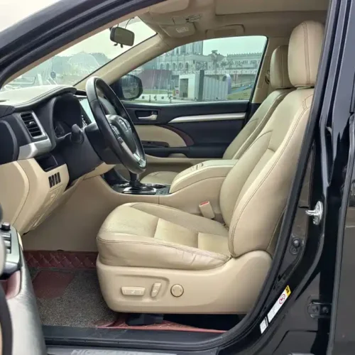 900x675_0_q87_c42_autohomecar__ChxpVmk1Da-AFJ7WAAWPPorqBBQ455.jpg.webp Used Toyota Highlander 2015 2.0T four-wheel drive luxury version 7 seats