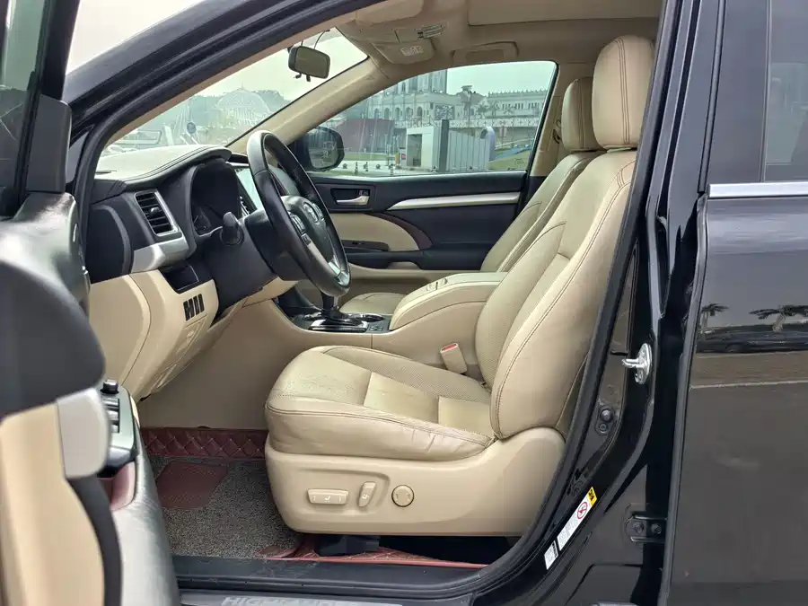 900x675_0_q87_c42_autohomecar__ChxpVmk1Da-AFJ7WAAWPPorqBBQ455.jpg.webp Used Toyota Highlander 2015 2.0T four-wheel drive luxury version 7 seats