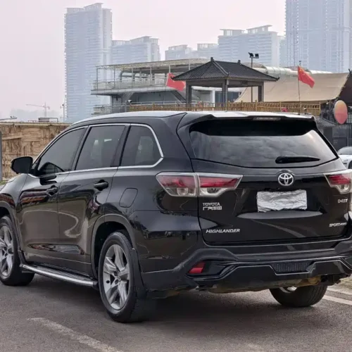 900x675_0_q87_c42_autohomecar__ChxpVmk1DaeAayssAAiDukFMOT0925.jpg.webp Used Toyota Highlander 2015 2.0T four-wheel drive luxury version 7 seats