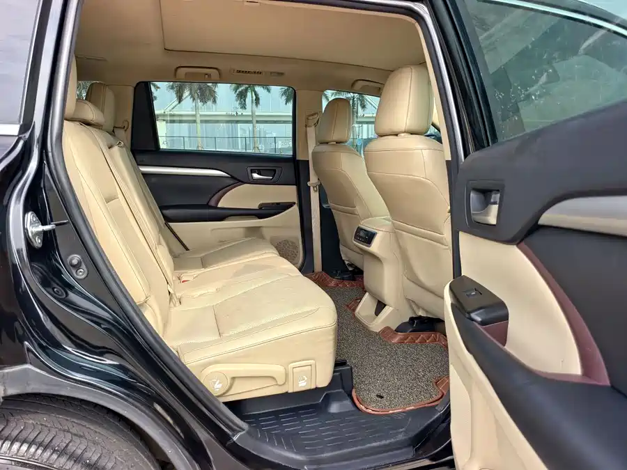 900x675_0_q87_c42_autohomecar__ChxpVmk1DcSADCKlAAad64gJvOM326.jpg.webp Used Toyota Highlander 2015 2.0T four-wheel drive luxury version 7 seats