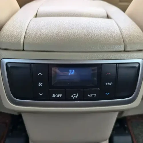 900x675_0_q87_c42_autohomecar__ChxpVmk1DcaAN_gVAARSzr2QhEw428.jpg.webp Used Toyota Highlander 2015 2.0T four-wheel drive luxury version 7 seats