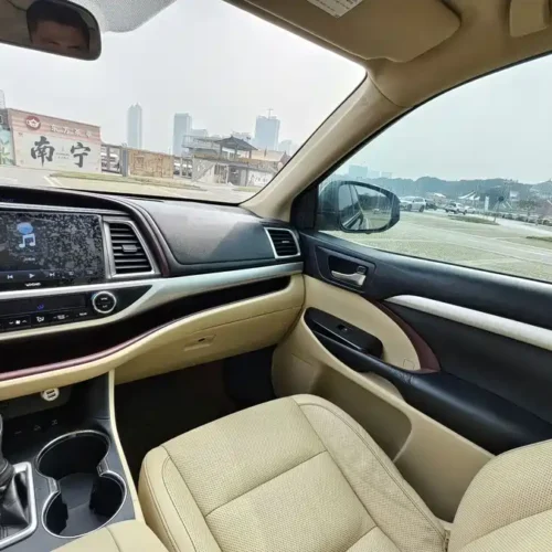 900x675_0_q87_c42_autohomecar__ChxpVmk1DcmAR_FxAAesrMn5JZA449.jpg.webp Used Toyota Highlander 2015 2.0T four-wheel drive luxury version 7 seats
