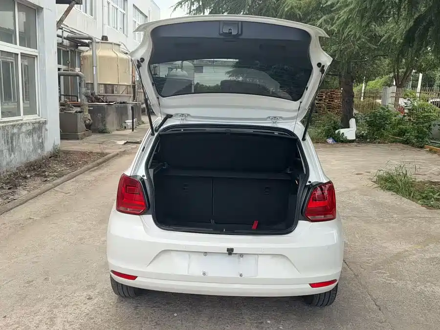 900x675_0_q87_c42_autohomecar__ChxpVmk6da6ABDjHAAjTJN9tdVo177.jpg.webp Used Volkswagen Polo 2018 1.5L automatic safe driving model