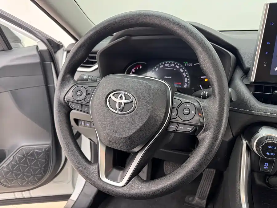 Used Toyota RAV4 Rongfang 2021 2.0L CVT two-wheel drive fashion PLUS version