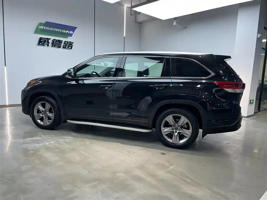 Used Toyota Highlander 2018 2.0T four-wheel drive luxury version