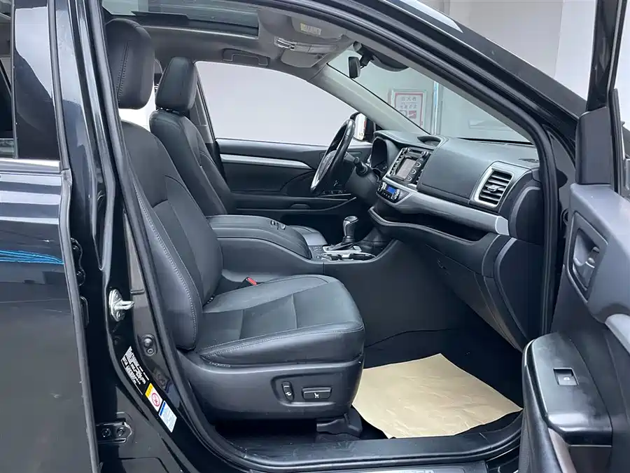 Used Toyota Highlander 2018 2.0T four-wheel drive luxury version