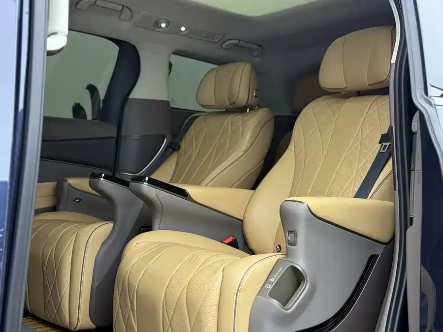 Used Denza D9 2022 DM-i 970 four-wheel drive flagship model