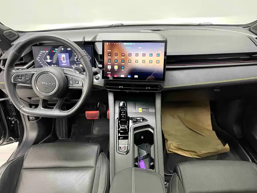 900x675_0_q87_c42_autohomecar__ChxpVmkfzsWAIPcaAAh1fWuKiDw649.jpg.webp Used Lynk & Co 03 2023 1.5TD DCT Pro