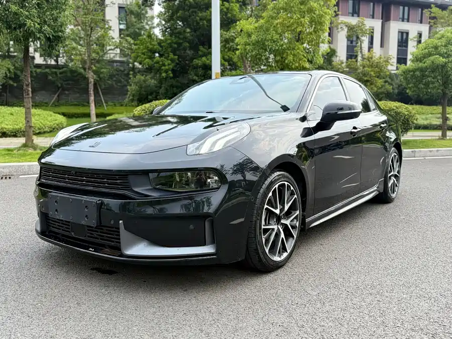 900x675_0_q87_c42_autohomecar__ChxpVmkgi6KAWlMmAAxwD0QfZW8006.jpg.webp Used Lynk & Co 03 2022 1.5TD DCT Pro