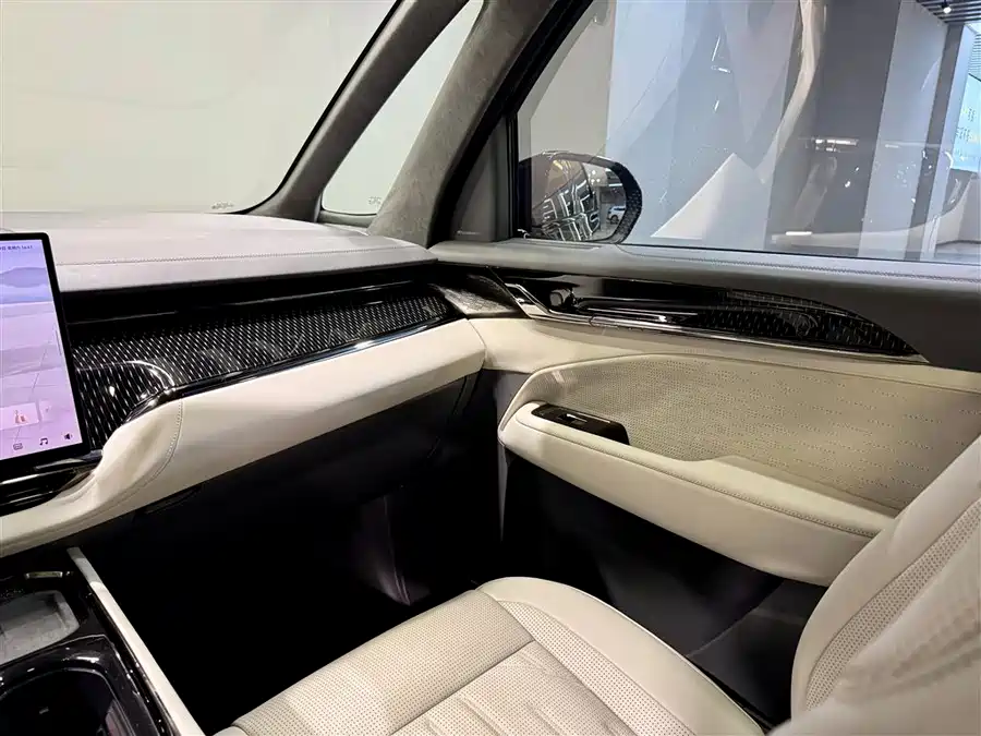 Used Zeekr 009 2024 six-seat executive version four-wheel drive 108kWh