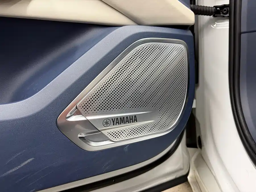 900x675_0_q87_c42_autohomecar__ChxpVmkw-vWADnBwAAn2AY3LfNo278.jpg.webp Used Zeekr 001 2022 model super long battery life dual motor YOU version