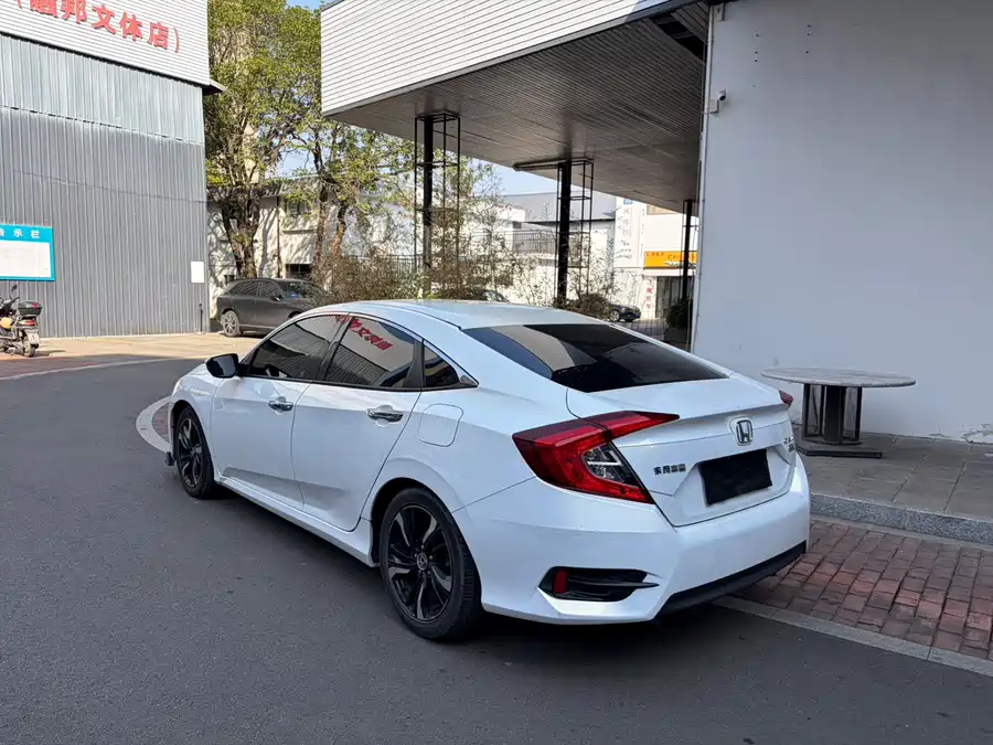 Used Honda Civic 2016 220TURBO CVT Deluxe Edition