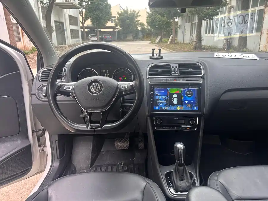 Used Volkswagen Polo 2016 1.6L automatic comfort model