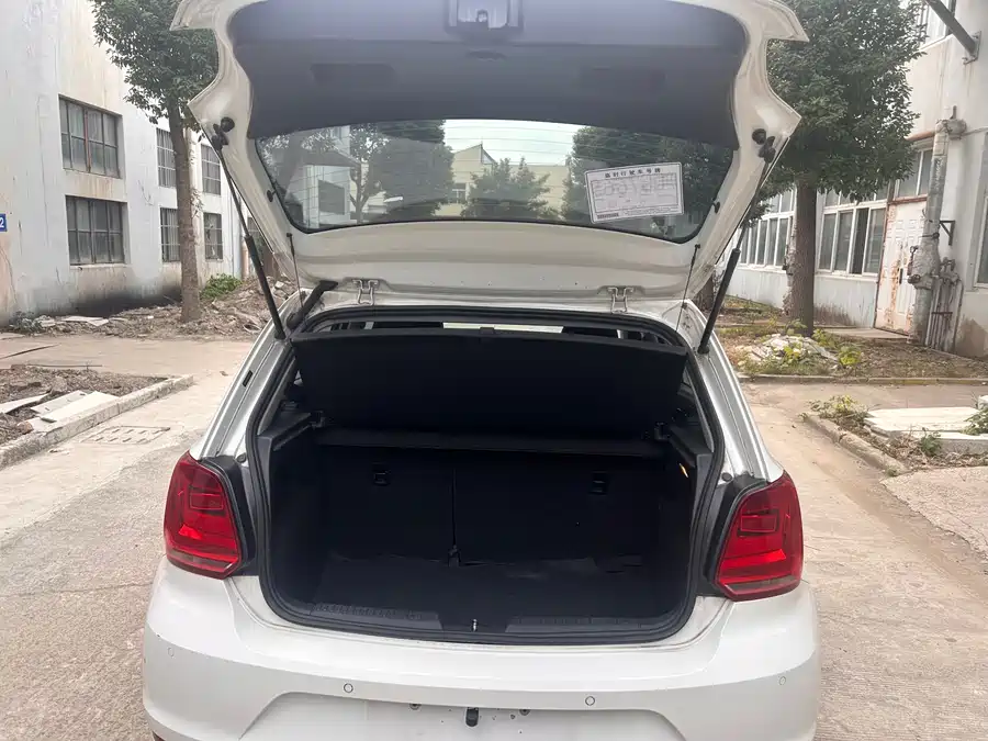 Used Volkswagen Polo 2016 1.6L automatic comfort model