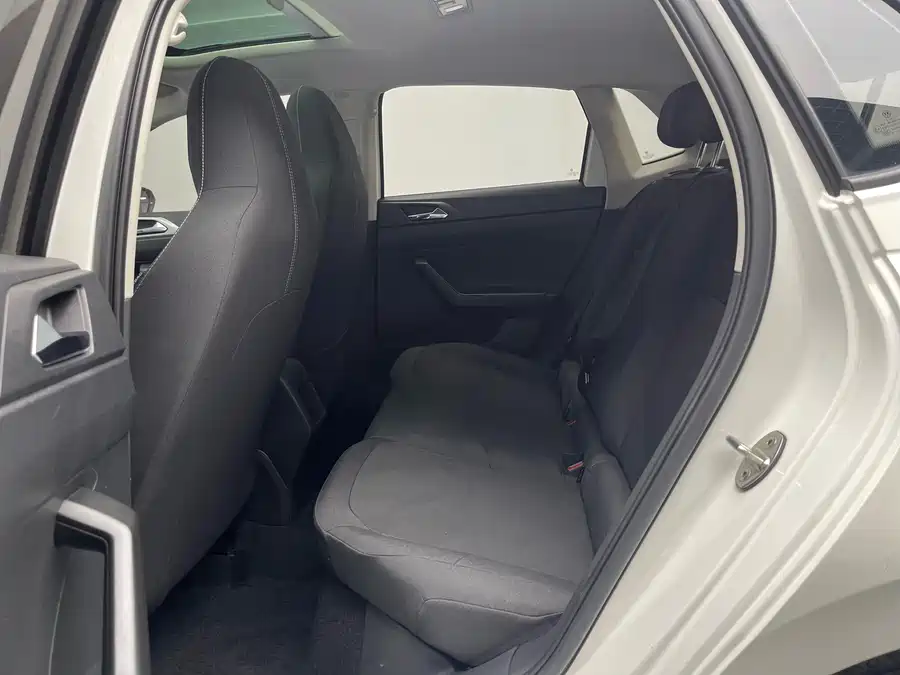 900x675_0_q87_c42_autohomecar__ChxpVml1bp2AXwR8AAbYwfEDoow919.jpg.webp Used Volkswagen Polo 2021 Plus 1.5L Automatic Panoramic Enjoyment Edition