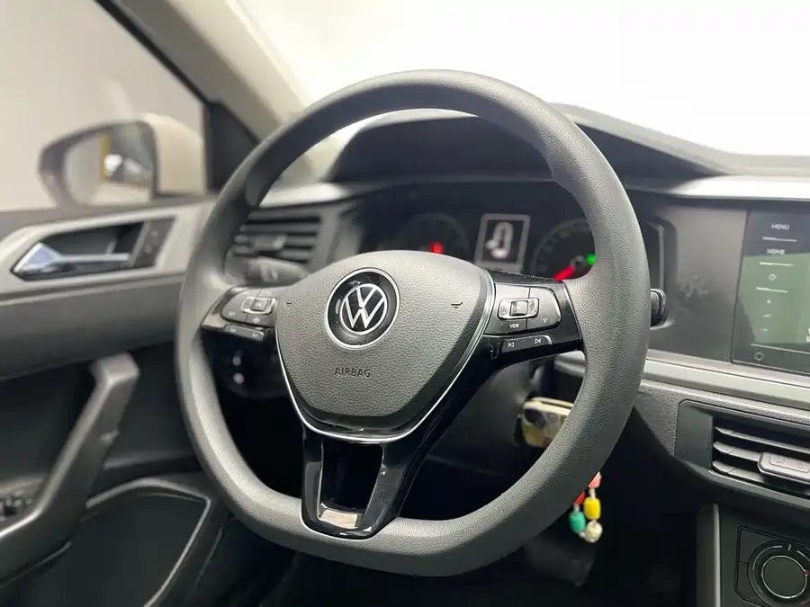 900x675_0_q87_c42_autohomecar__ChxpVml1bp6AAiTJAAd27EnXCzc240.jpg.webp Used Volkswagen Polo 2021 Plus 1.5L Automatic Panoramic Enjoyment Edition