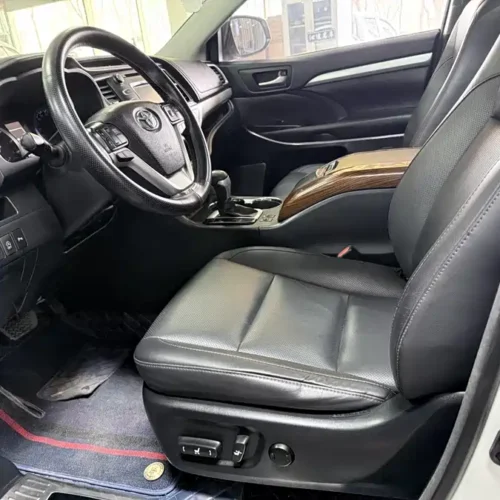 Used Toyota Highlander 2018 2.0T four-wheel drive luxury version 7 seats National V