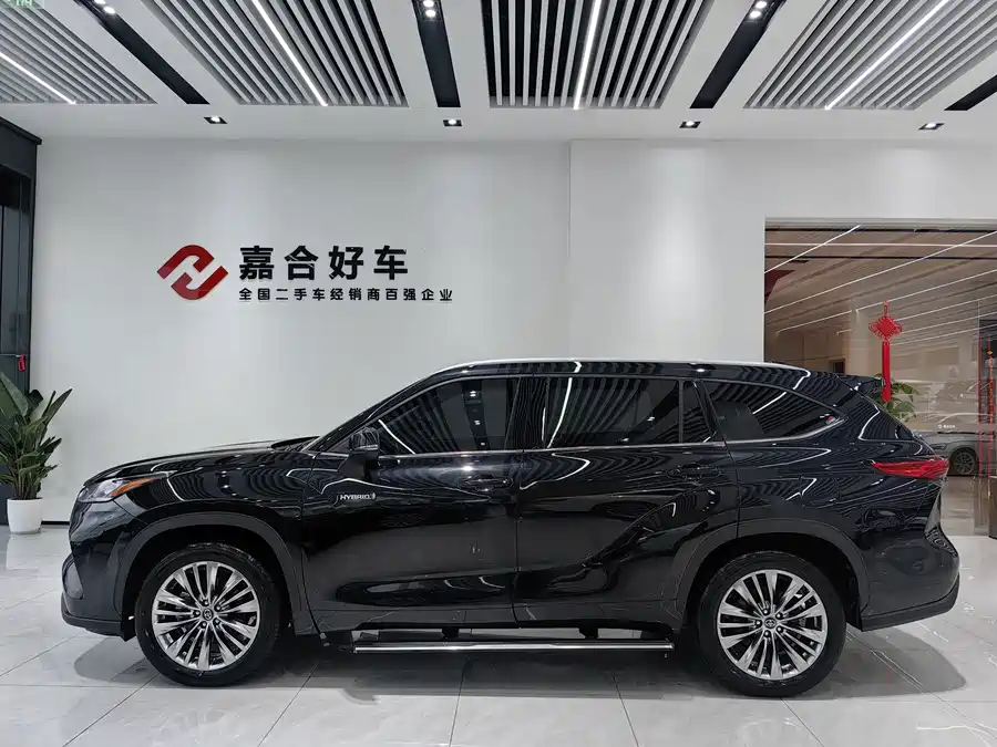 900x675_0_q87_c42_autohomecar__ChxpVml7LnmAMpWqAAYLLePSckk874.jpg.webp Used Toyota Highlander 2023 2.5L smart electric hybrid dual-engine four-wheel drive luxury version 7 seats