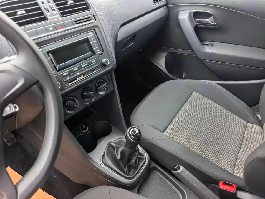 Used Volkswagen Polo 2014 1.4L manual fashion version