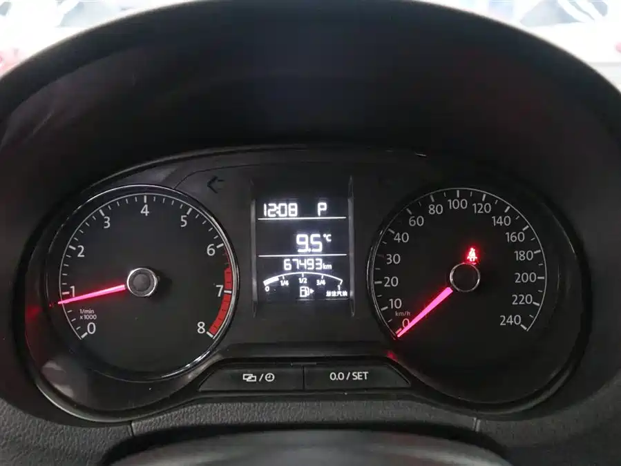 Used Volkswagen Polo 2016 1.4L automatic fashion model