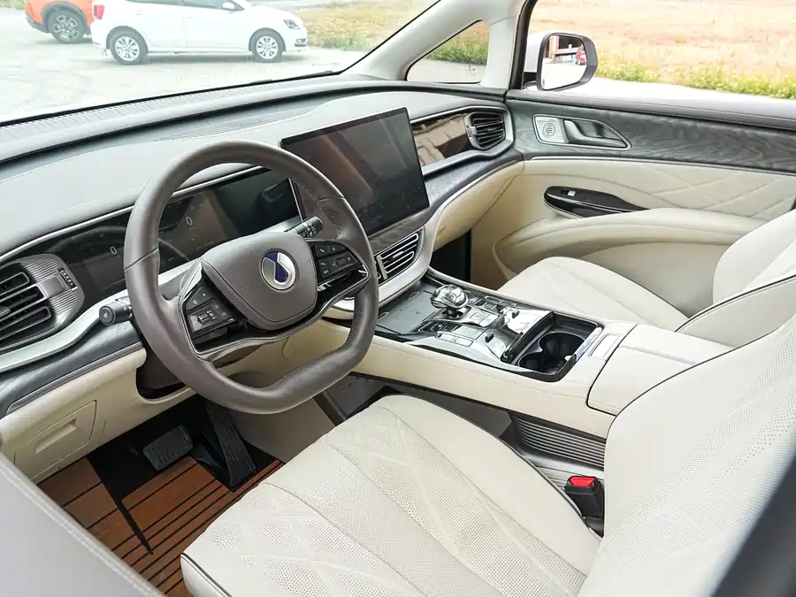 900x675_0_q87_c42_autohomecar__ChxpVmlM9XqABEolAAm5jOnvbvg290.jpg.webp Used Denza D9 2024 DM-i 1050 Exclusive Type