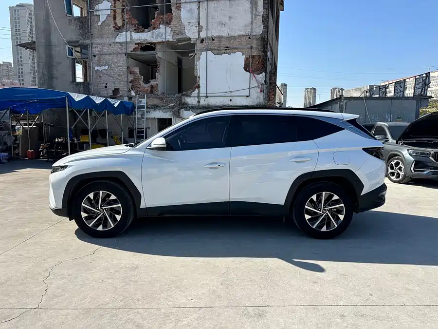 900x675_0_q87_c42_autohomecar__ChxpVmlPlqKAQxoDAArzjmWJeFM988.jpg.webp Used Hyundai Tucson 2023 Used Hyundai Tucson L 1.5T automatic two-wheel drive GLX Elite Edition