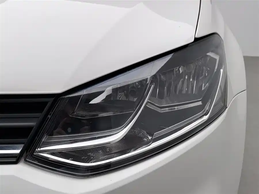 Used Volkswagen Polo 2016 1.6L automatic comfort model