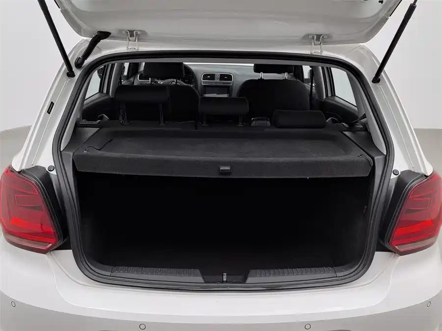 Used Volkswagen Polo 2016 1.6L automatic comfort model