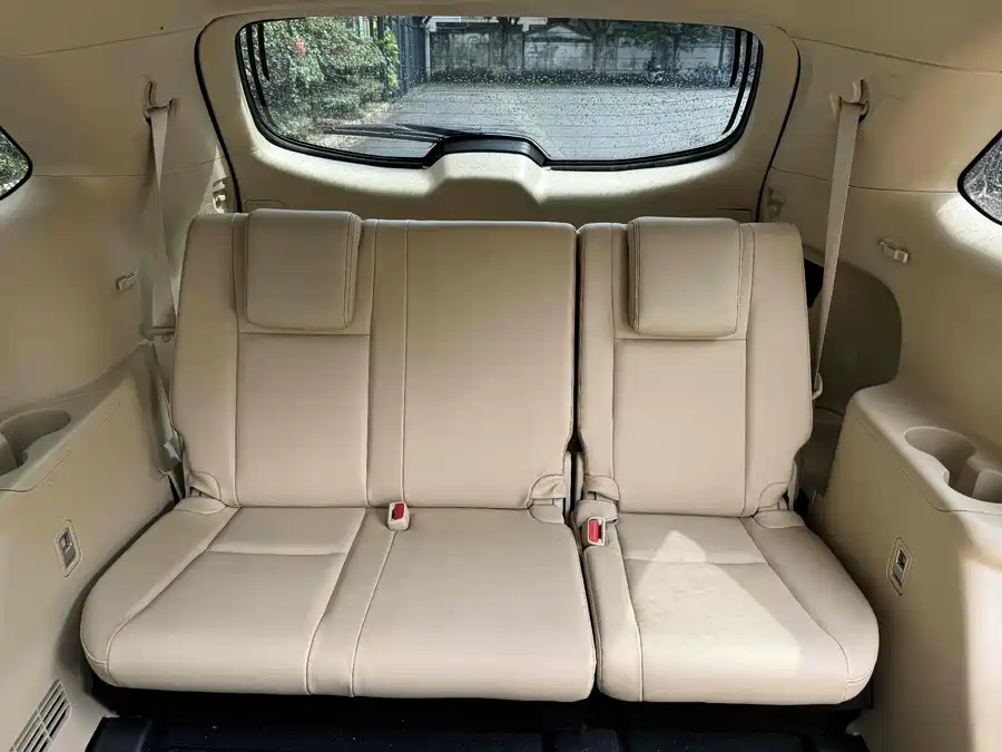 900x675_0_q87_c42_autohomecar__ChxpVmlRe-qAdC_5AARRUE_crpc009.jpg.webp Used Toyota Highlander 2018 2.0T four-wheel drive premium version