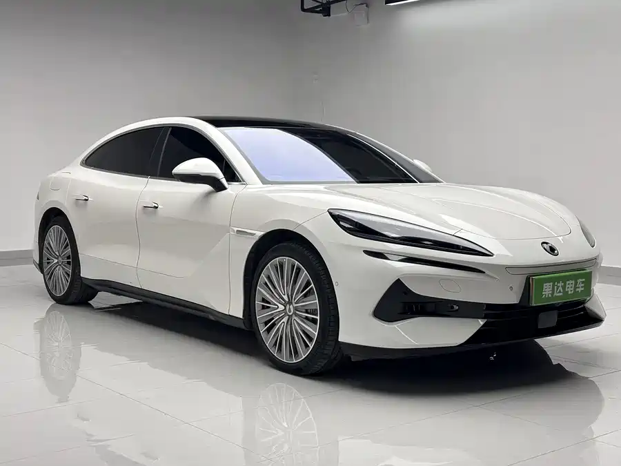 900x675_0_q87_c42_autohomecar__ChxpVmldKqqAW_Z7AAPA2505MdM319.jpg.webp Used Denza Z9 2024 1100km four-wheel drive Ultra version