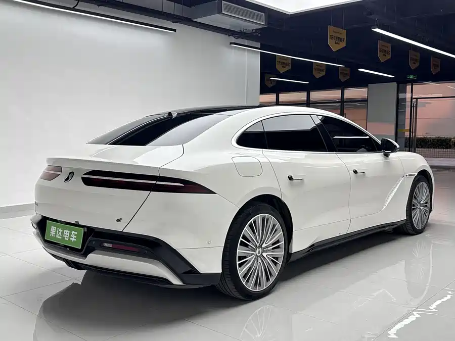 900x675_0_q87_c42_autohomecar__ChxpVmldKquAHfbQAAR6pVjciWc642.jpg.webp Used Denza Z9 2024 1100km four-wheel drive Ultra version