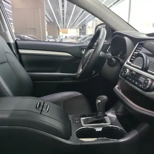 Used Toyota Highlander 2018 2.0T four-wheel drive luxury version 7 seats National V