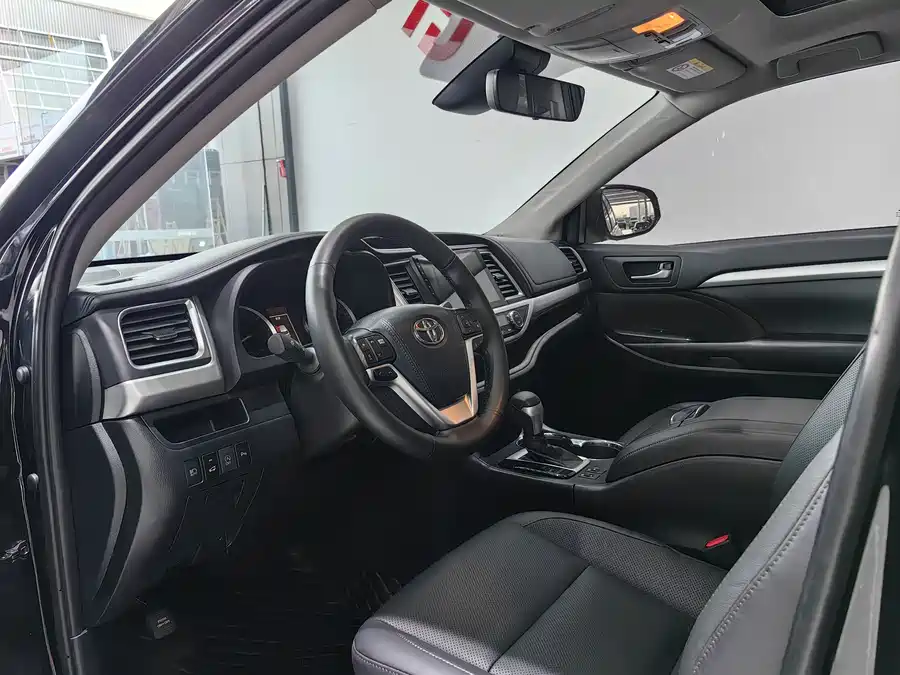 Used Toyota Highlander 2018 2.0T four-wheel drive luxury version 7 seats National V