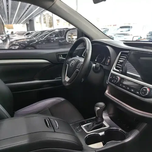 Used Toyota Highlander 2018 2.0T four-wheel drive luxury version 7 seats National V