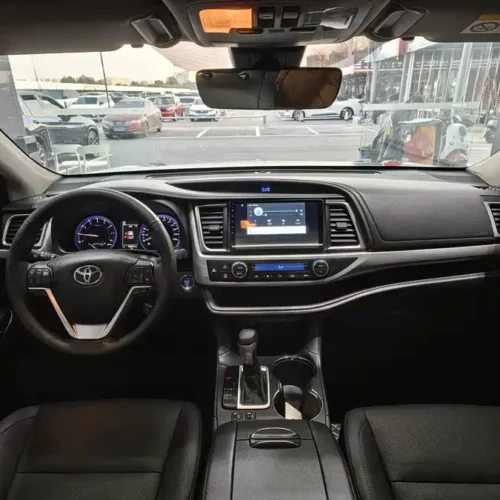 Used Toyota Highlander 2018 2.0T four-wheel drive luxury version 7 seats National V