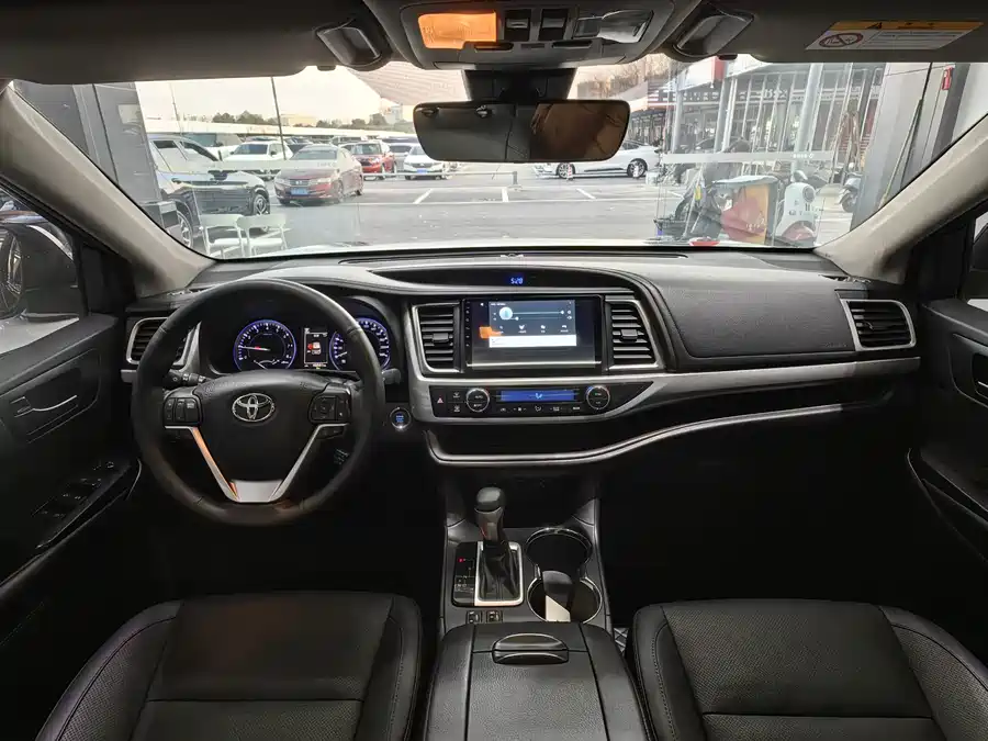 Used Toyota Highlander 2018 2.0T four-wheel drive luxury version 7 seats National V