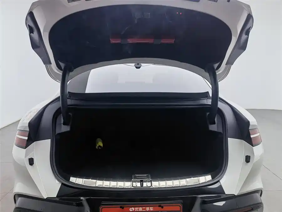 900x675_0_q87_c42_autohomecar__ChxpVmlg15WAW6B1AAEnkonVRP0742.jpg.webp Used Denza Z9 2024 1100km four-wheel drive Max version