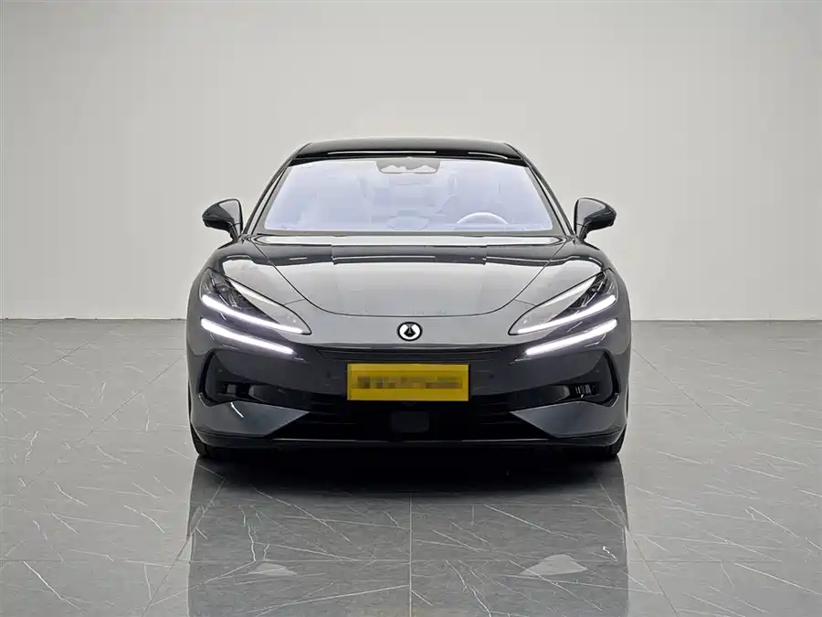 Used Denza Z9 2024 1100km four-wheel drive Ultra version