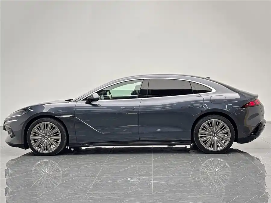 Used Denza Z9 2024 1100km four-wheel drive Ultra version
