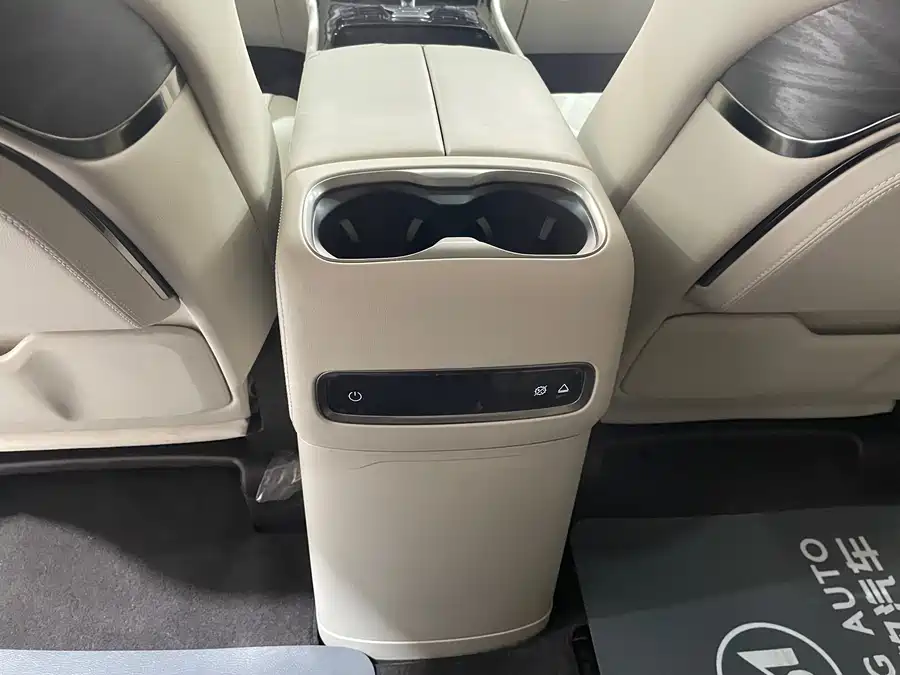 900x675_0_q87_c42_autohomecar__ChxpVmlojGSARU68AAgsQHlMhh0905.jpg.webp Used Denza D9 2025 DM-i smart driving version 1020 four-wheel drive premium model