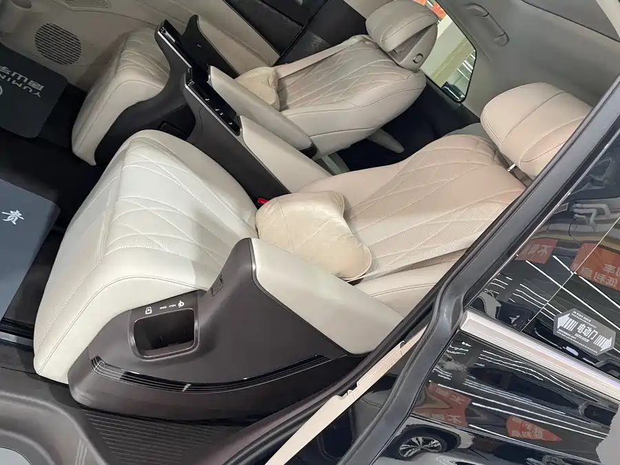 900x675_0_q87_c42_autohomecar__ChxpVmlojGmAI1hKAAmsQvzt17M770.jpg.webp Used Denza D9 2025 DM-i smart driving version 1020 four-wheel drive premium model