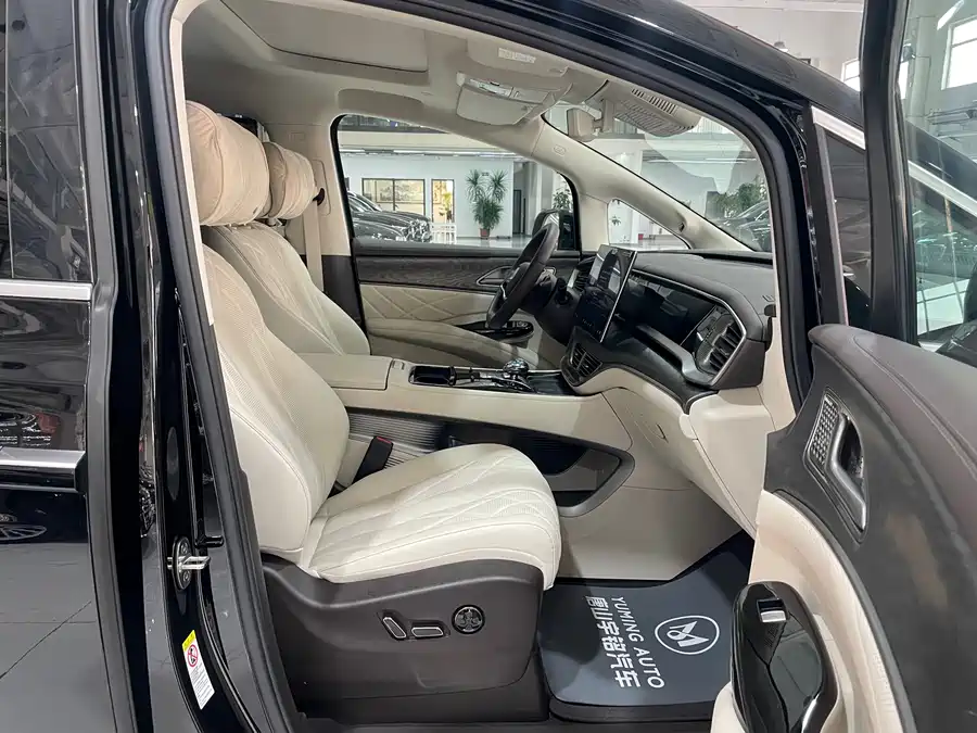 900x675_0_q87_c42_autohomecar__ChxpVmlojGuACAQSAAnQxAoy05A740.jpg.webp Used Denza D9 2025 DM-i smart driving version 1020 four-wheel drive premium model