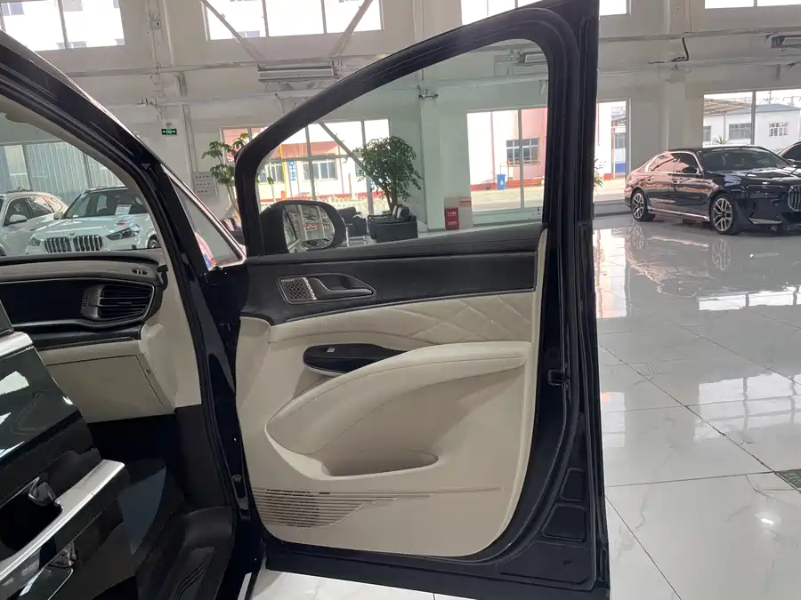 900x675_0_q87_c42_autohomecar__ChxpVmlojGuAM2oJAAd9ayJ4WHo018.jpg.webp Used Denza D9 2025 DM-i smart driving version 1020 four-wheel drive premium model