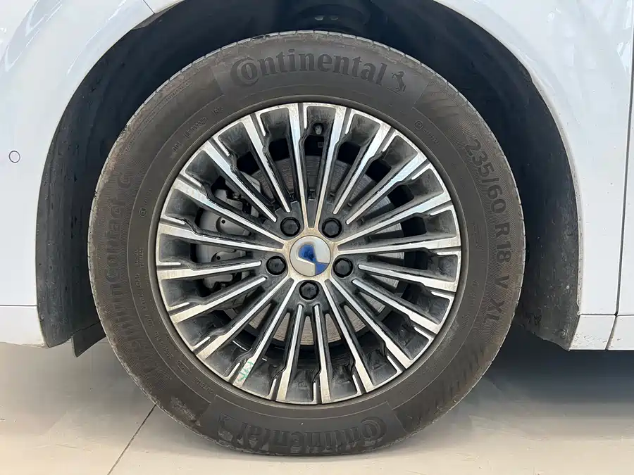 Used Denza D9 2025 DM-i smart driving version 1020 four-wheel drive flagship model