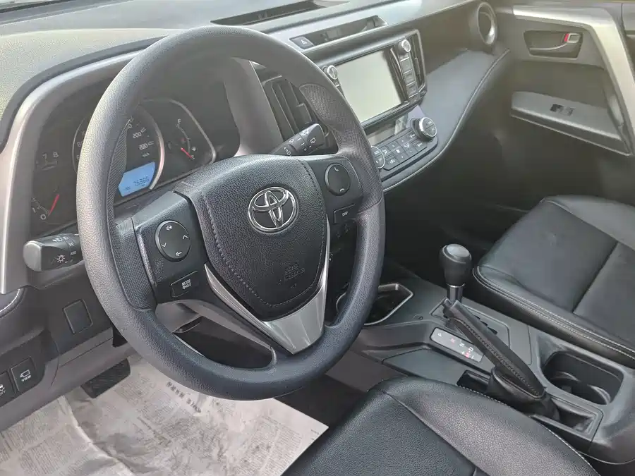 Used Toyota RAV4 Rongfang 2016 2.0L CVT two-wheel drive comfort version National V