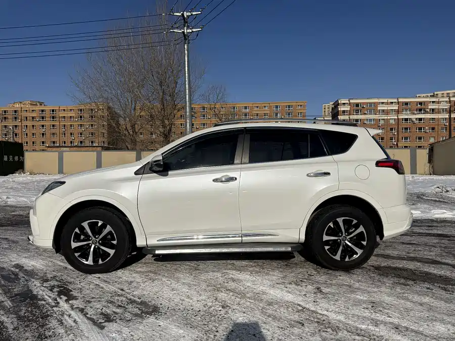 Used Toyota RAV4 Rongfang 2016 2.0L CVT two-wheel drive comfort version National V