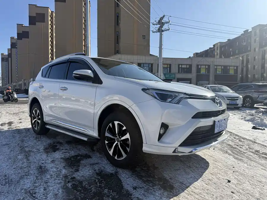 Used Toyota RAV4 Rongfang 2016 2.0L CVT two-wheel drive comfort version National V